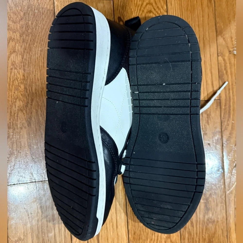 NEW Men Wild Fable Black and White Sneakers size 8.5